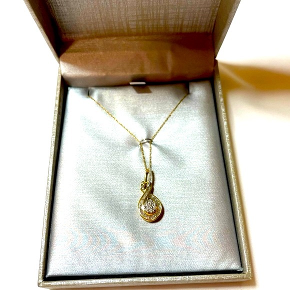 10K Gold Cluster Diamond Infinity Necklace - Picture 1 of 10